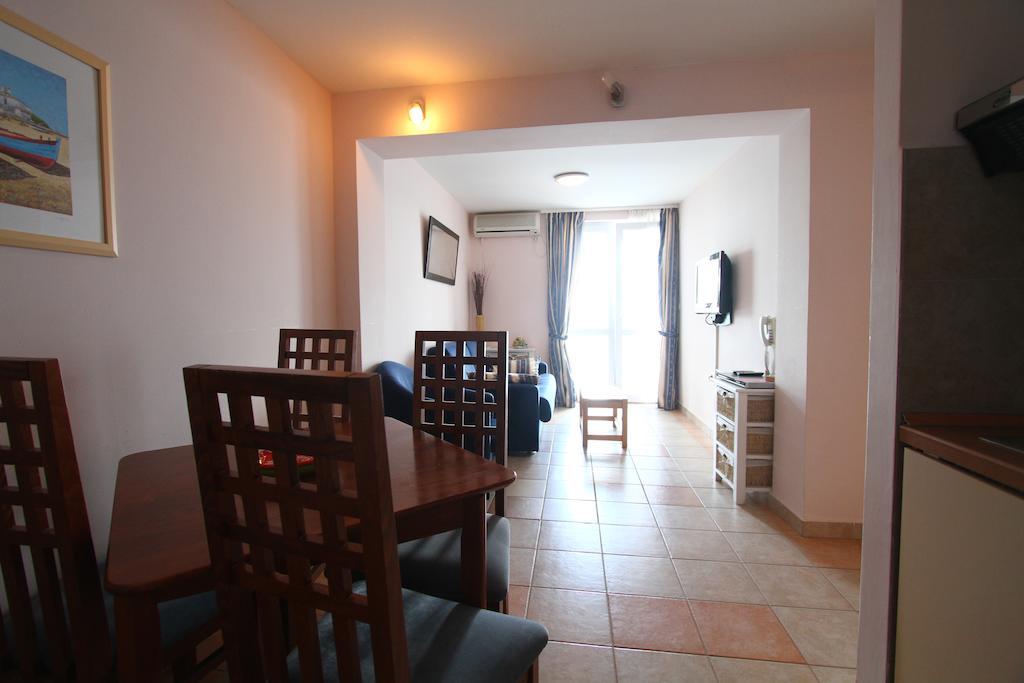 Aparthotel Castrum Novum Novigrad (Istria) Room photo